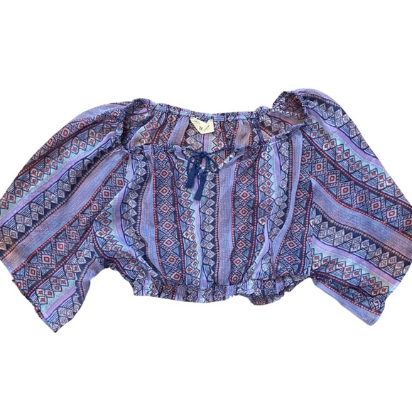 Hollister Women’s Short Sleeve Cropped Sheer Blouse Size M Aztec Print Boho Fun - Picture 8 of 12